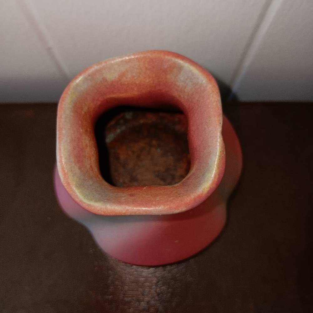 Brush McCoy Glo Art Matte Mauve Arts and Crafts 3.5 Inch Vase - Picture 4 of 5